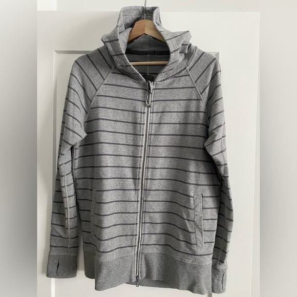 Lululemon full zip sweater, oversized. Has zipper detail in the back. EUC - Picture 3 of 4